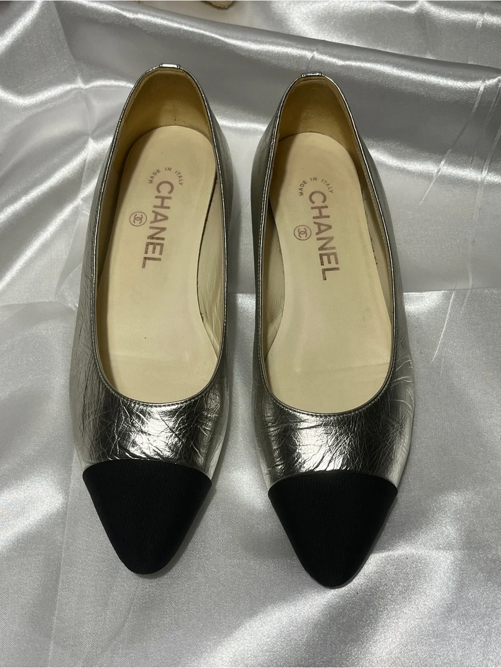 CHANEL Silver Metallic Leather Ballet Flats with Black Cap Toe
